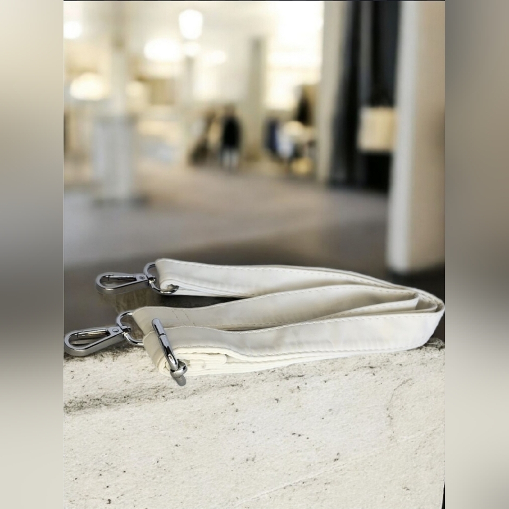 Floral White Angel Kiss Shoulder Bag With A Detachable Crossbody Strap Bag - Picture 11 of 13